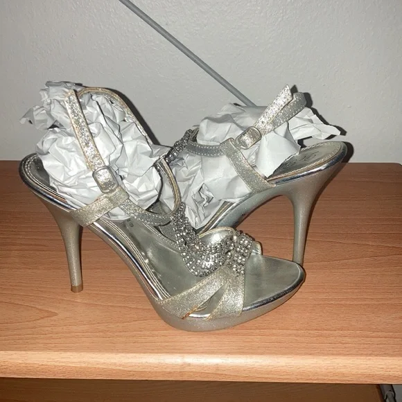 De Blossom Collection high heels 👠 - Picture 10 of 11